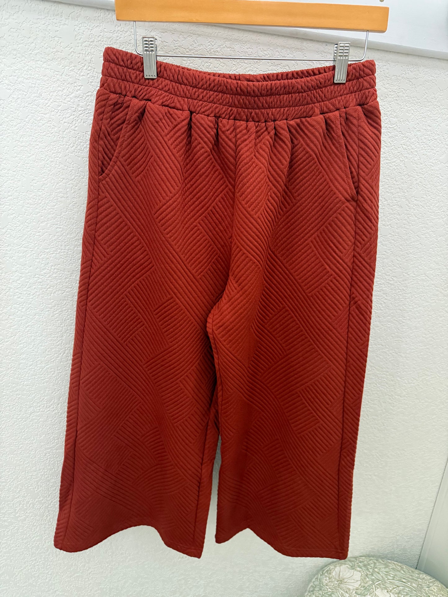 Quilted Texture Capri