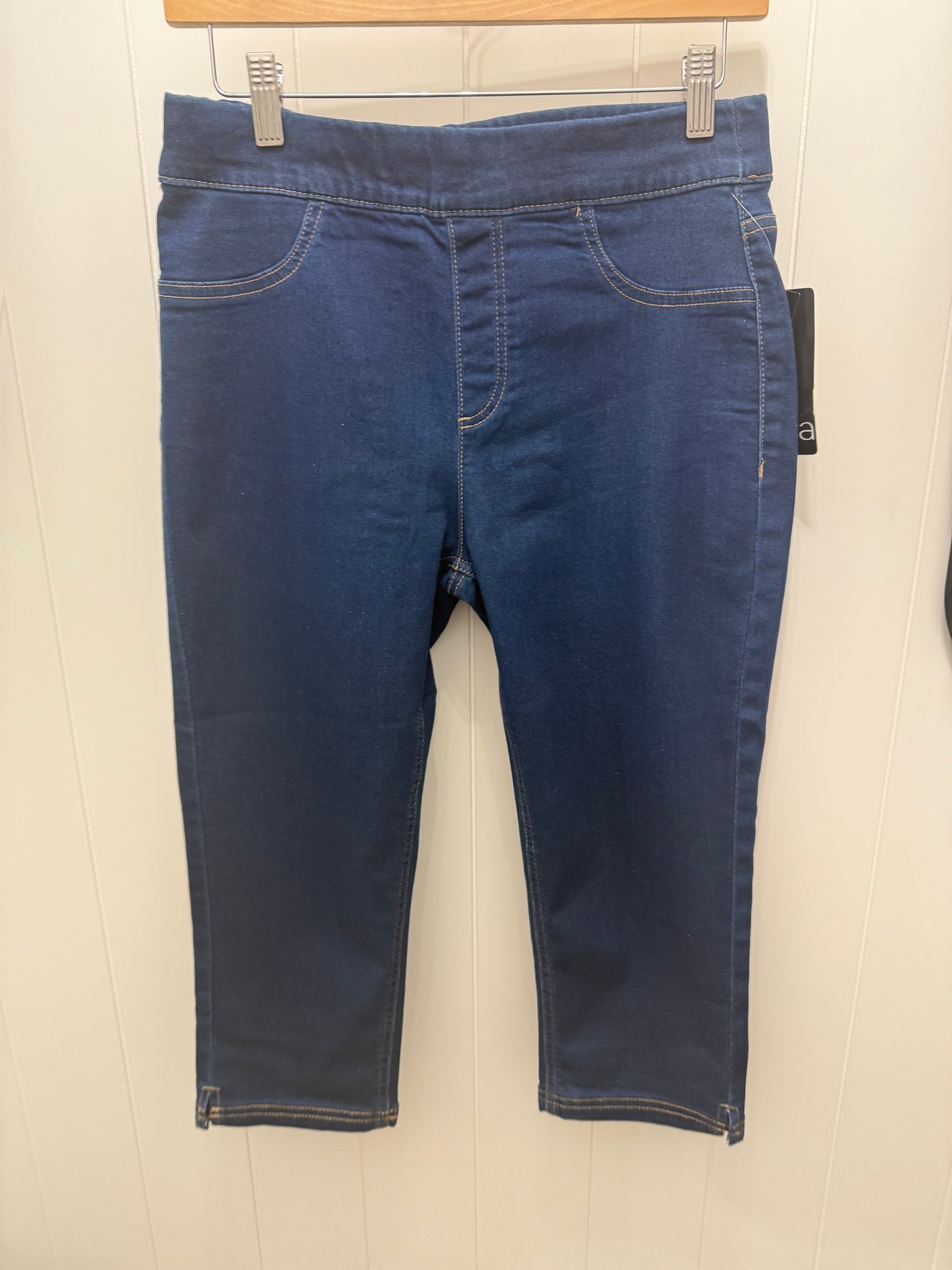 Slit Hem Capri