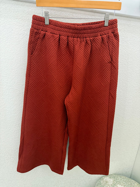 Quilted Texture Capri